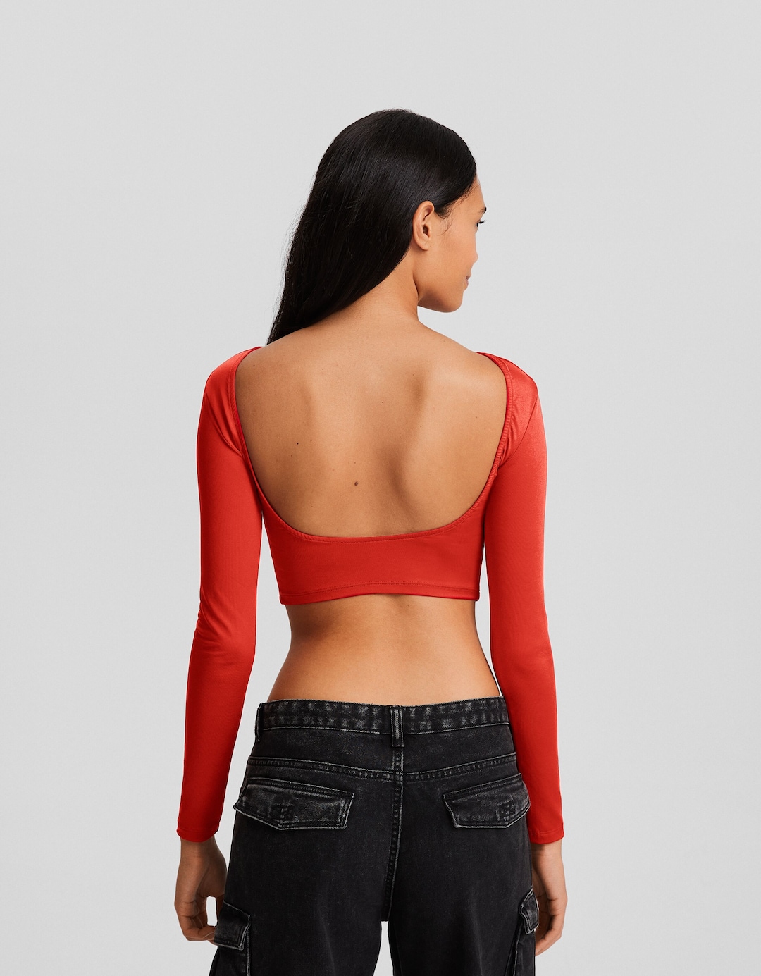 Long sleeve T-shirt with an open back