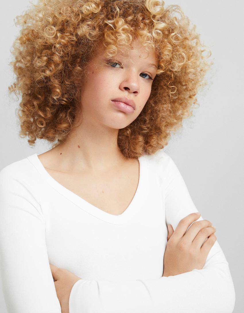 Long sleeve V-neck T-shirt-White-1