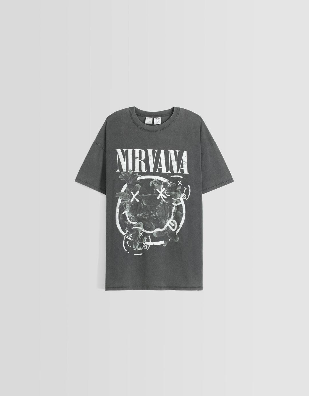 T-shirt Nirvana manga curta oversize estampado