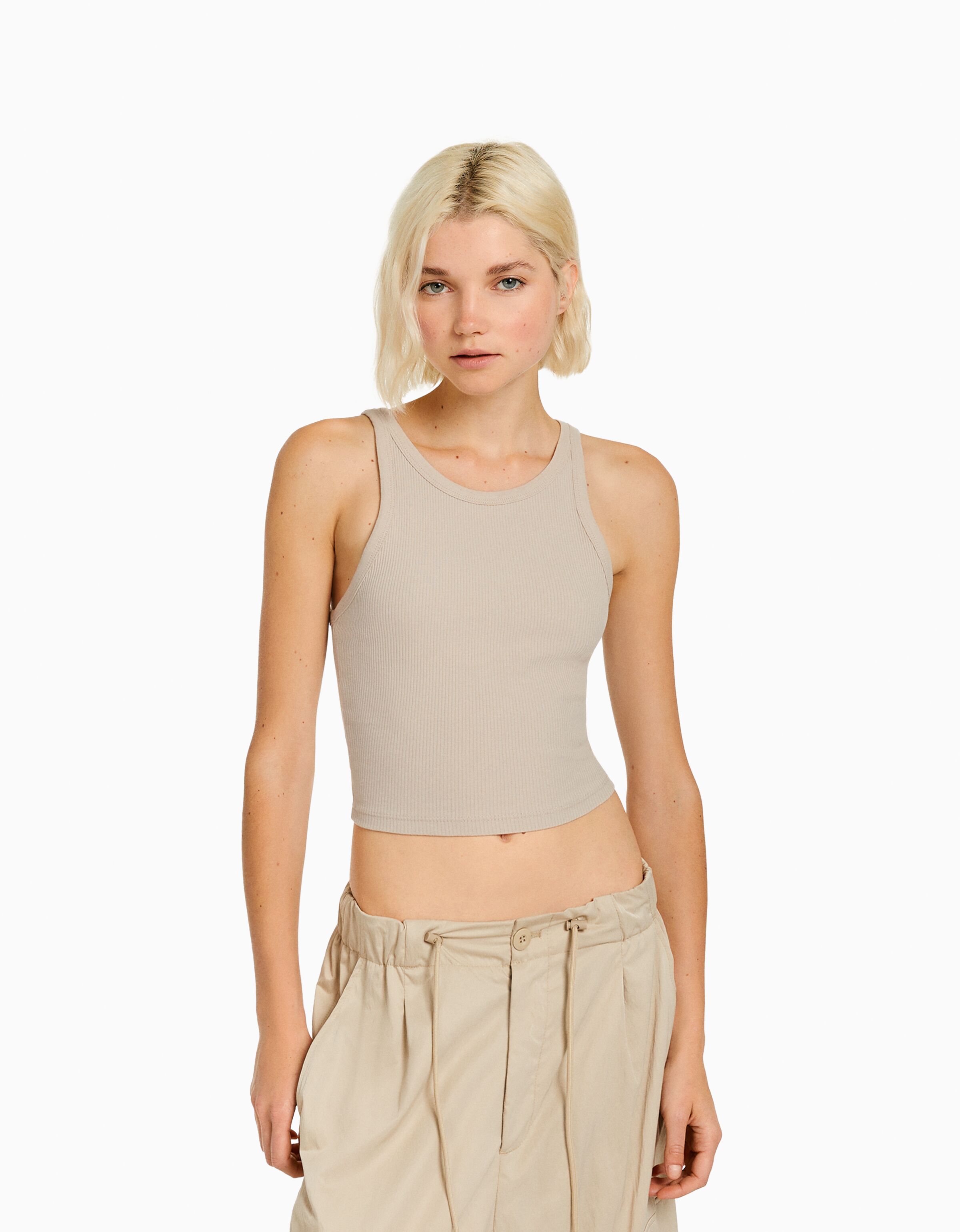 Camiseta de 2025 tirantes mujer bershka