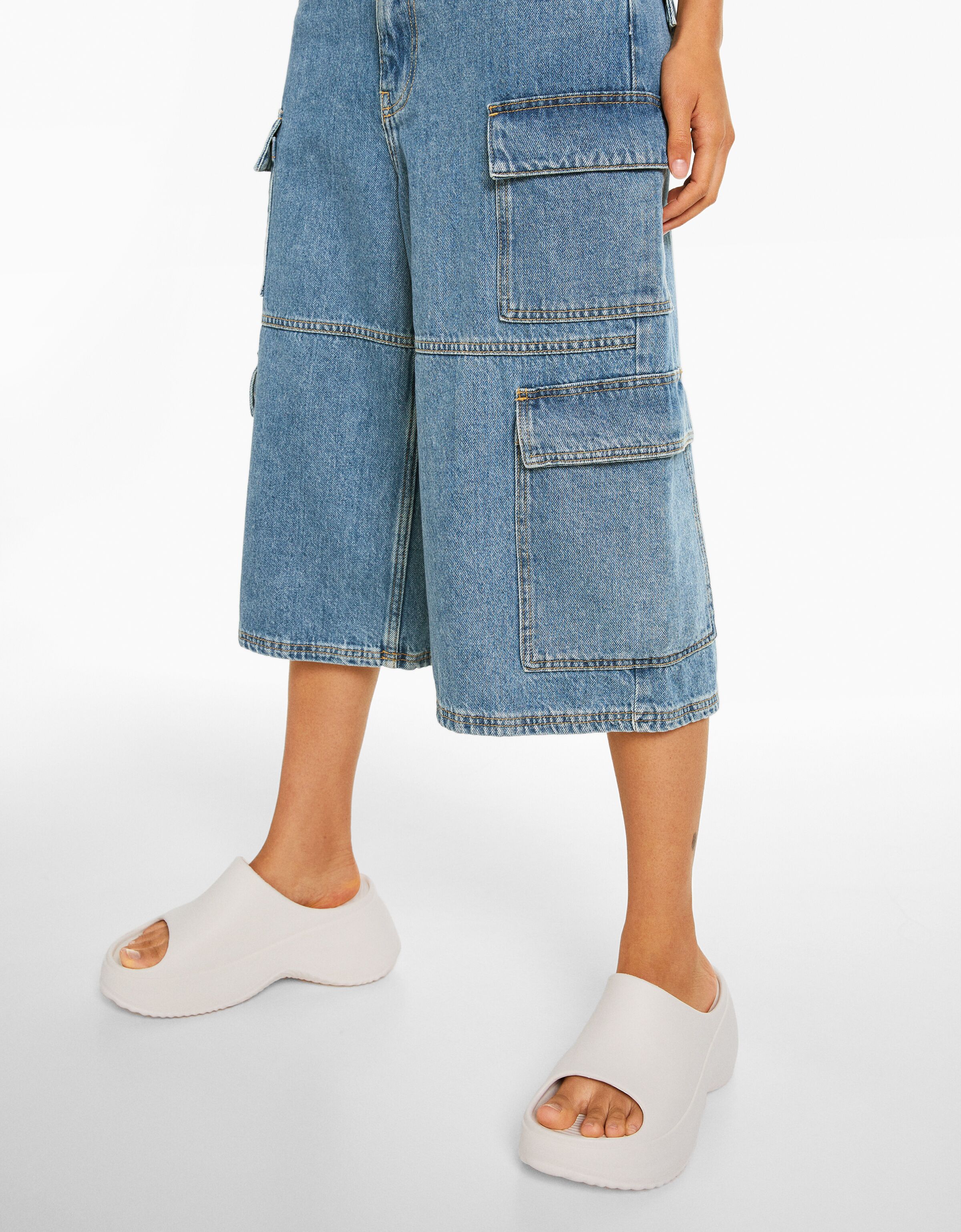 Baggy Denim Cargo Bermuda Shorts - Women | Bershka