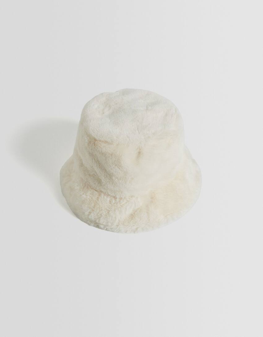 Faux fur bucket hat-Cream-4