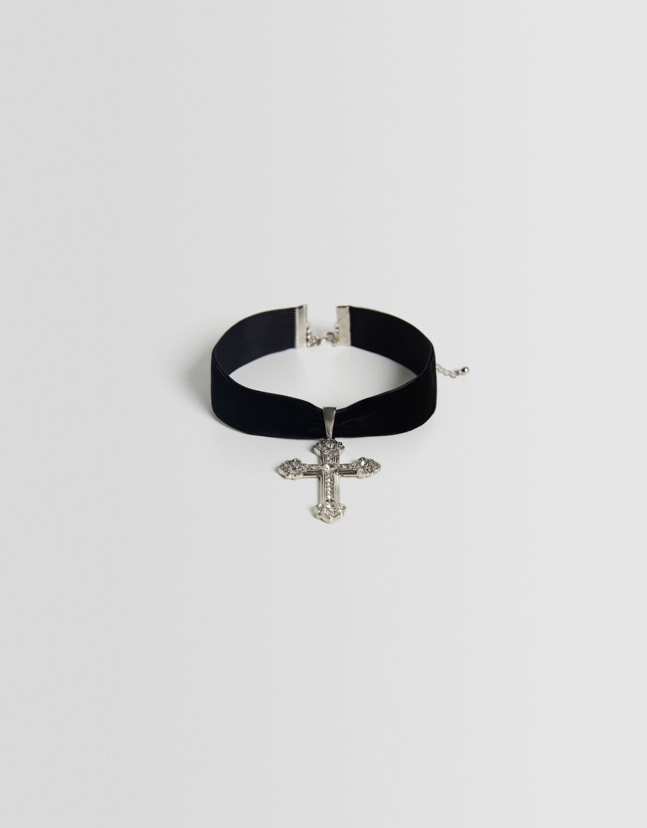 Choker with hot sale a cross