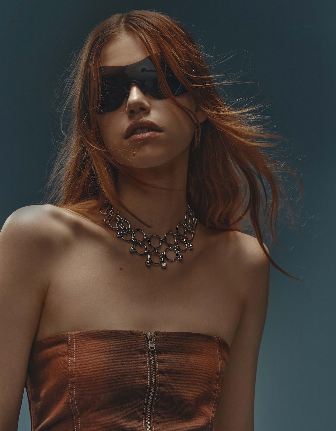 Колие „Generation Bershka“ с камъчета