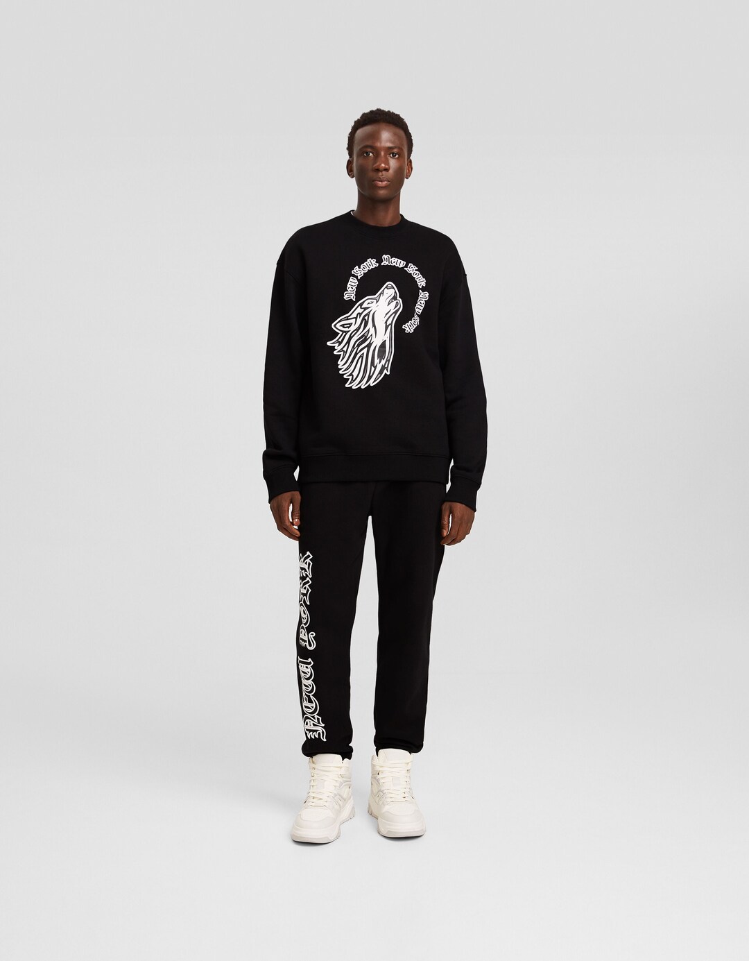 Set aus Sweatshirt und Hose