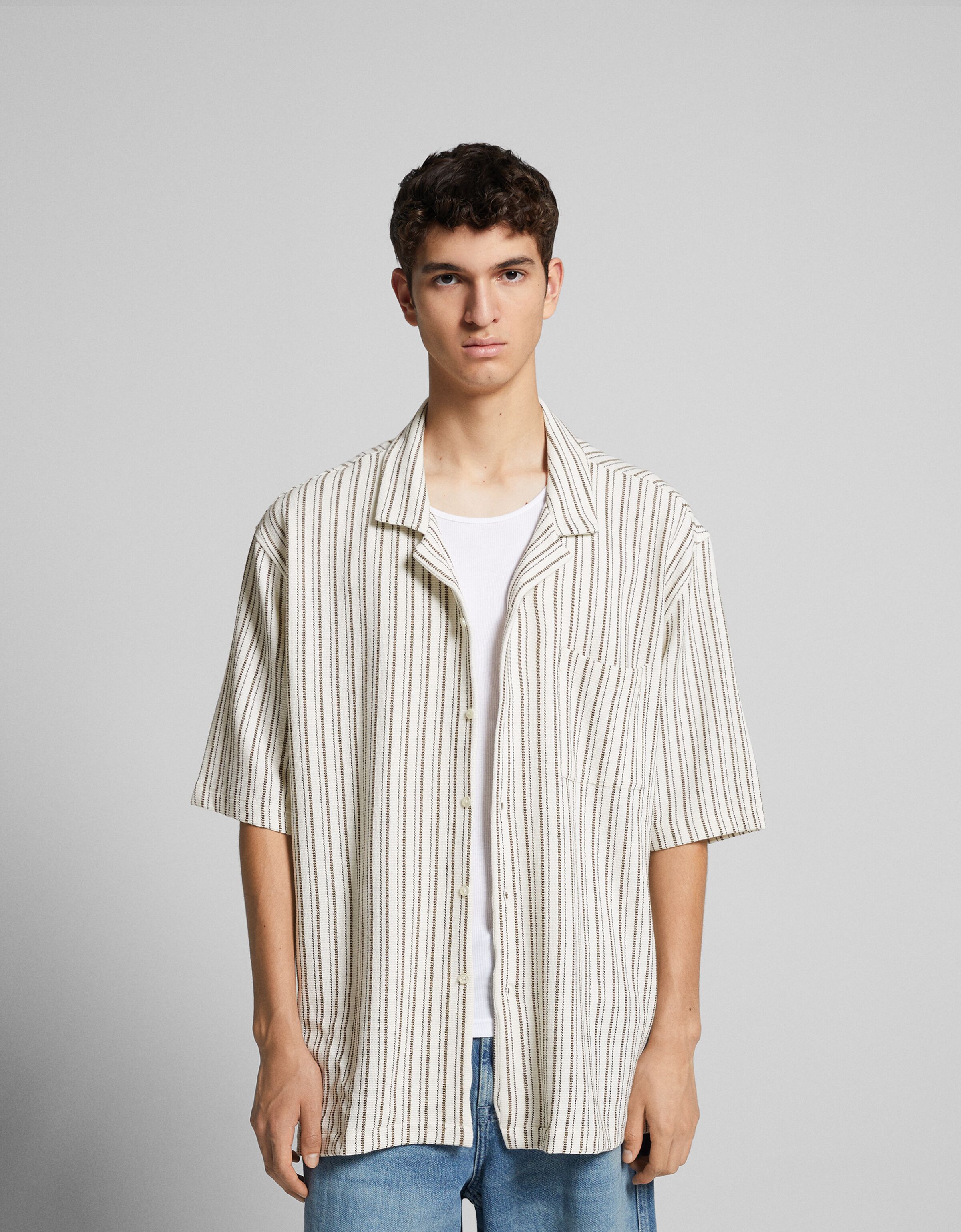 Chemise manches courtes rustique rayures Homme Bershka