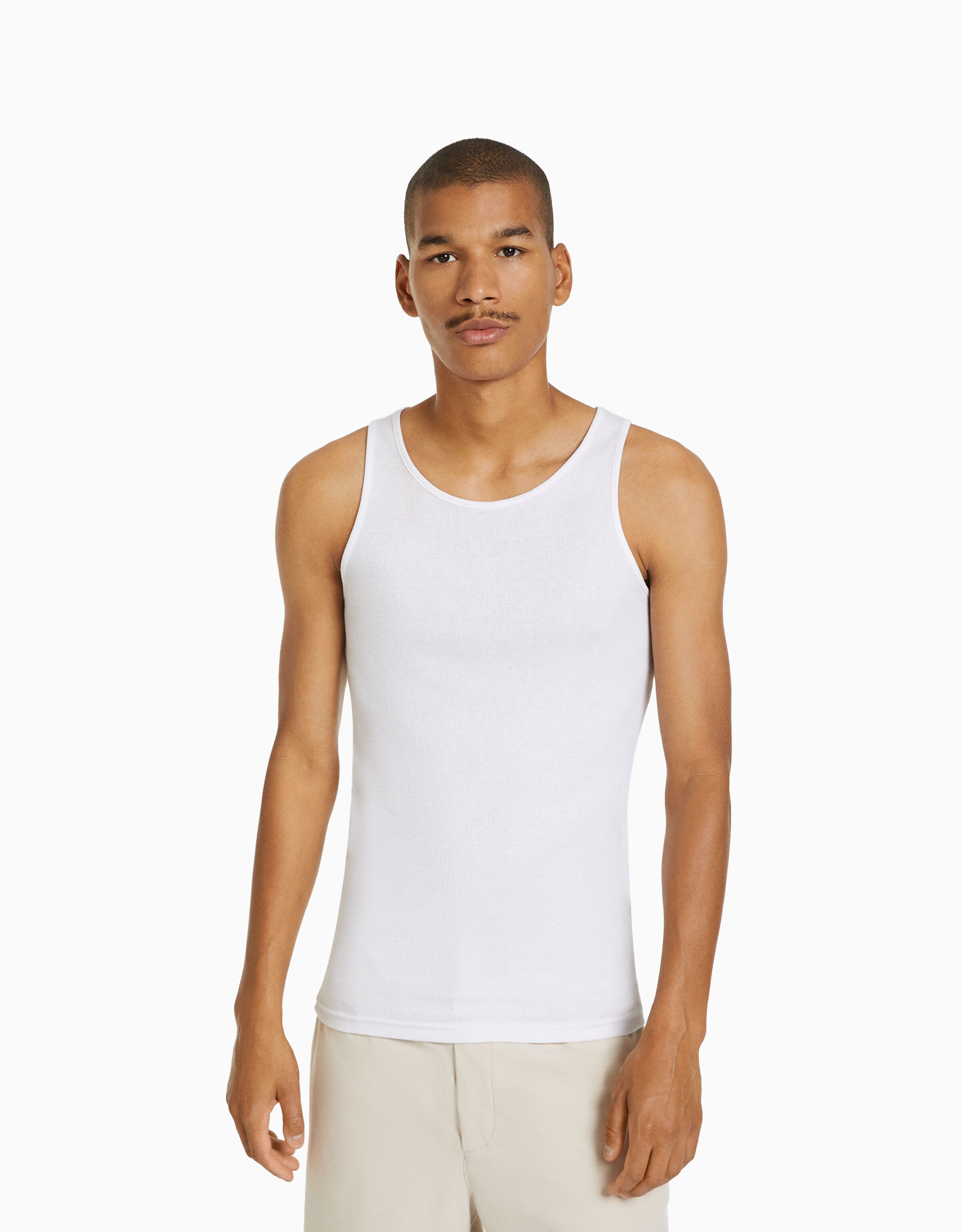 Camiseta blanca store hombre bershka