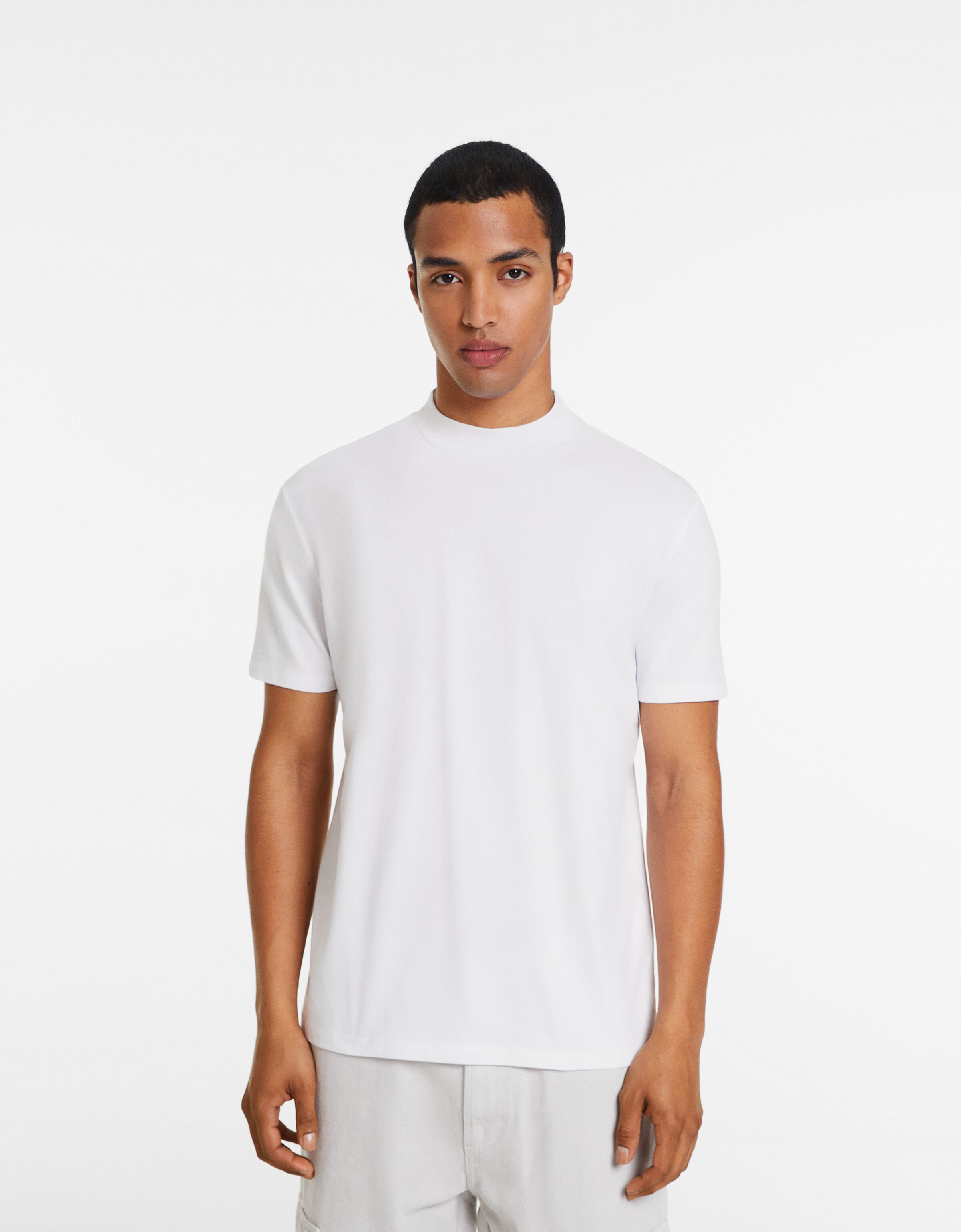 Camiseta manga corta cuello subido Ropa Hombre Bershka