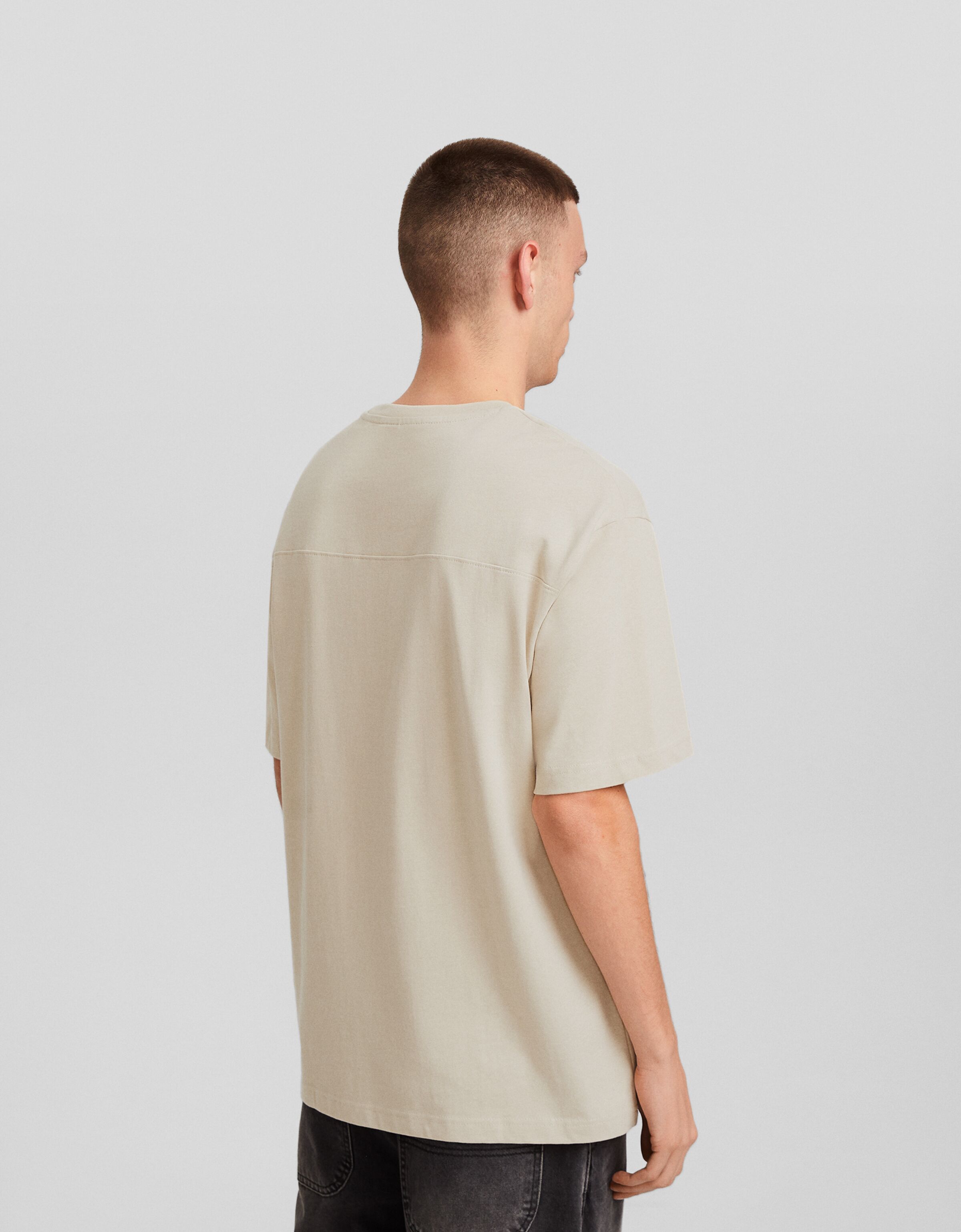 Camisetas oversize 2025 hombre bershka