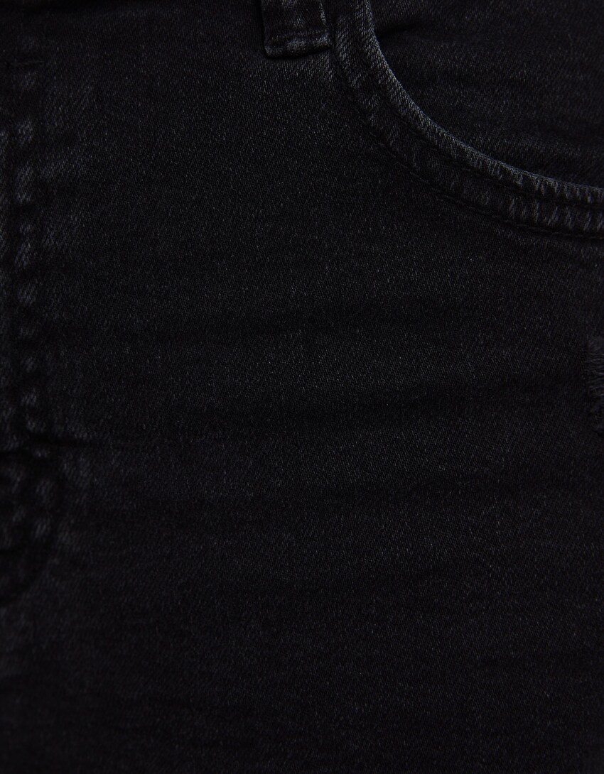 Bermudy jeansowe z przetarciami-Czarny-5
