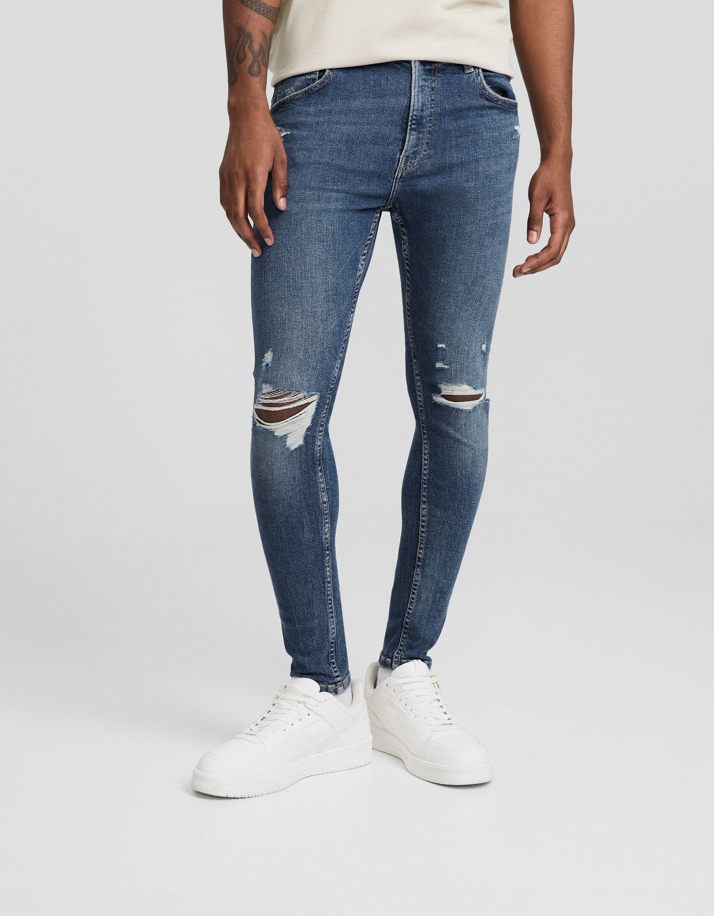 Jeans skinny rotos REBAJAS hasta 50 Hombre Bershka