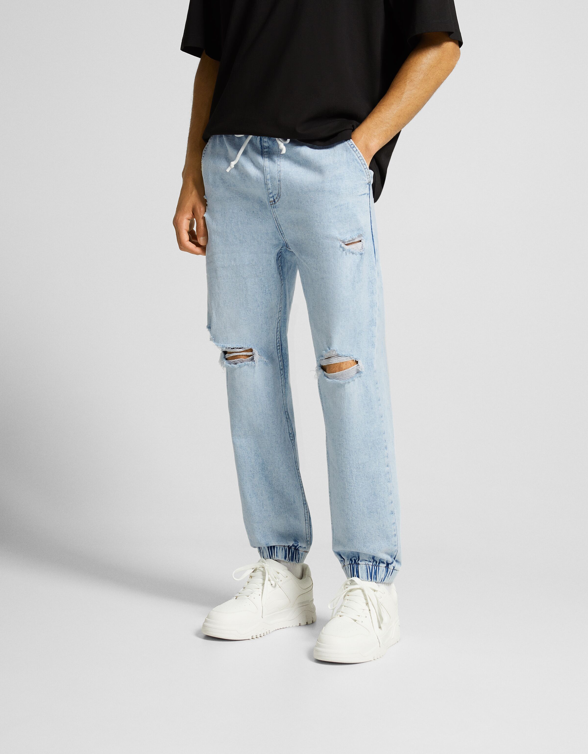 Jeans jogger rotos REBAJAS hasta 70 Hombre Bershka