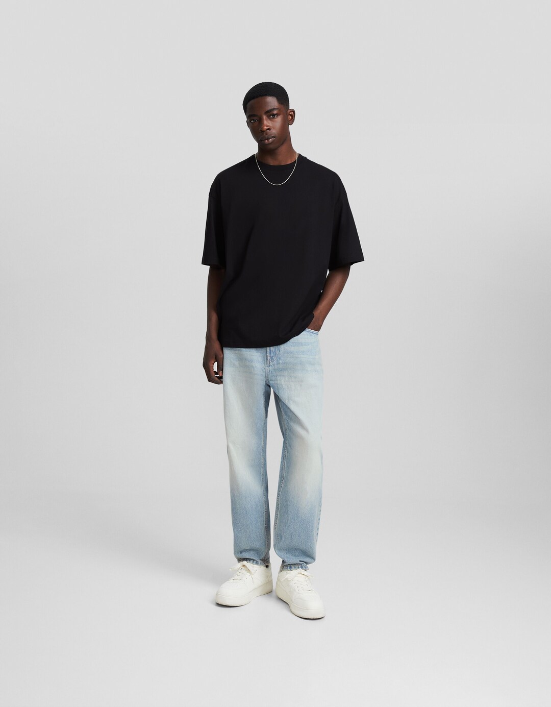 Loose-fit jeans