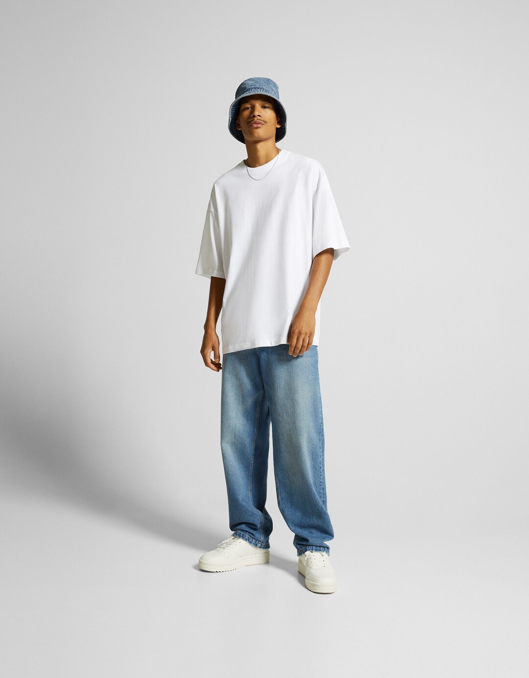 Jeansy o kroju baggy