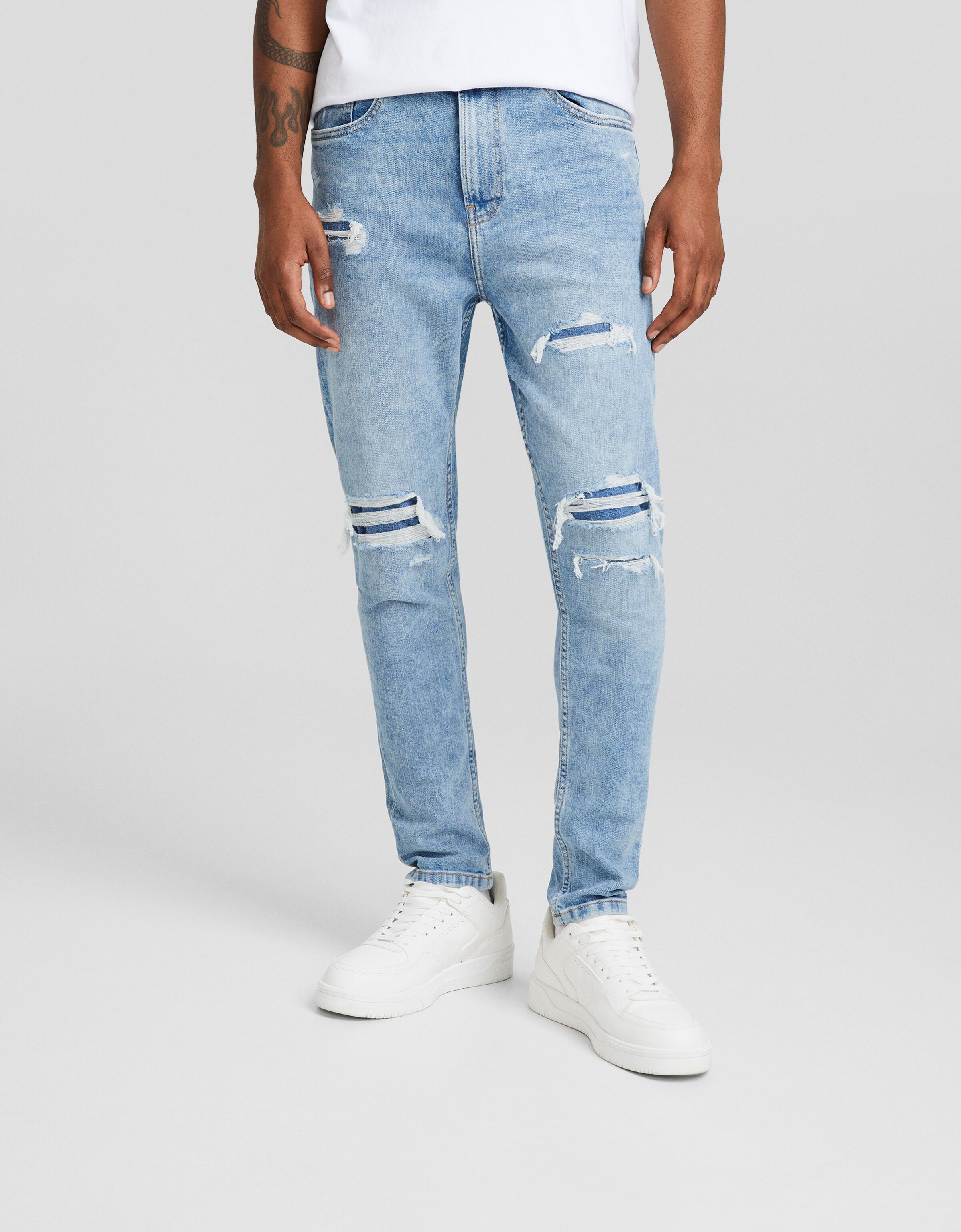 Jeans carrot fit rotos REBAJAS hasta 70 Hombre Bershka