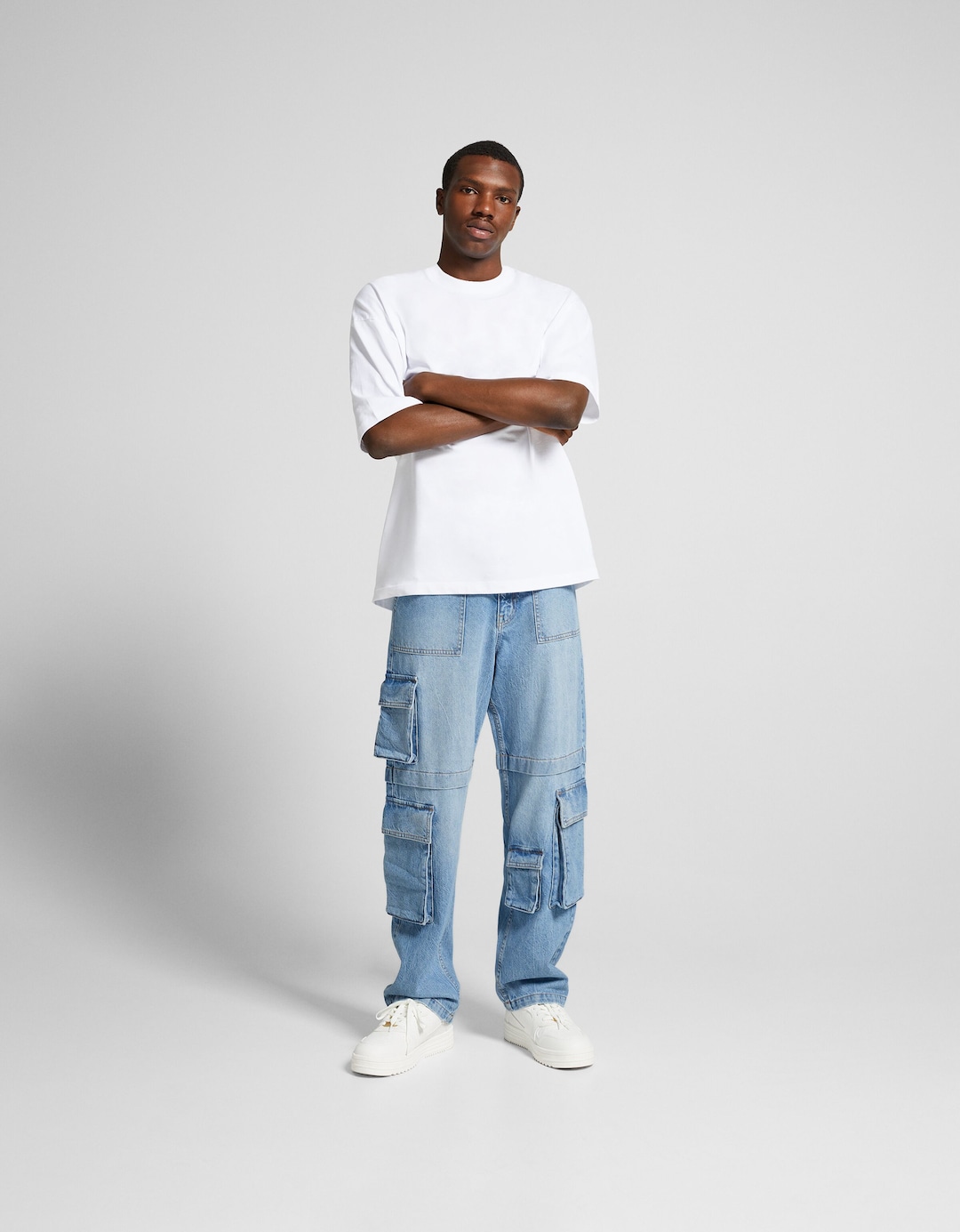 Jeansy baggy cargo z wieloma kieszeniami