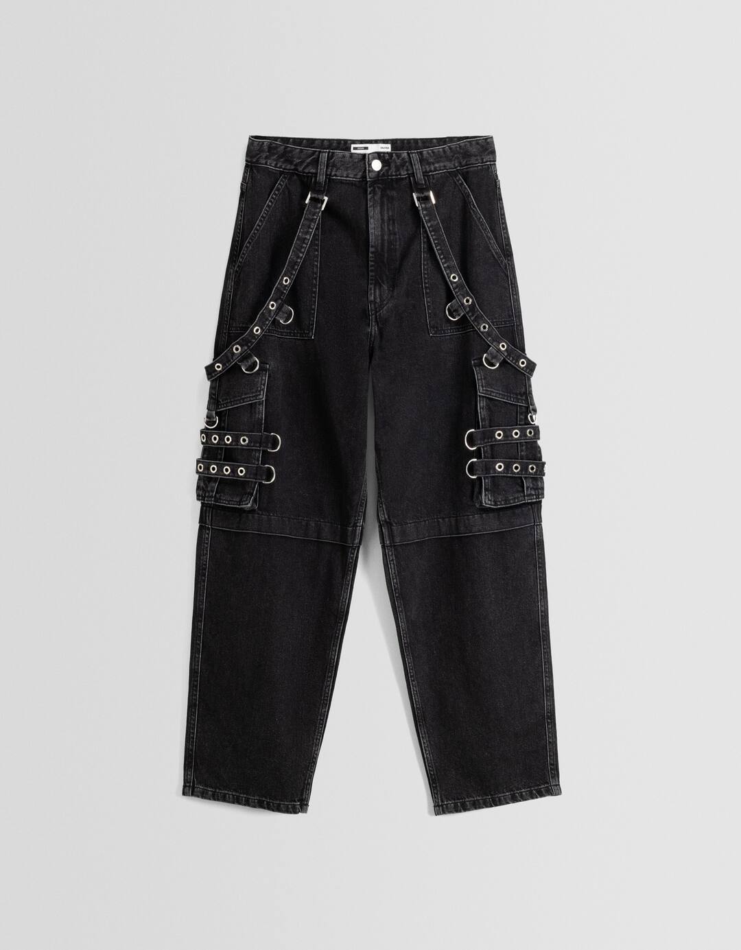 Baggy jeans with eyelet straps