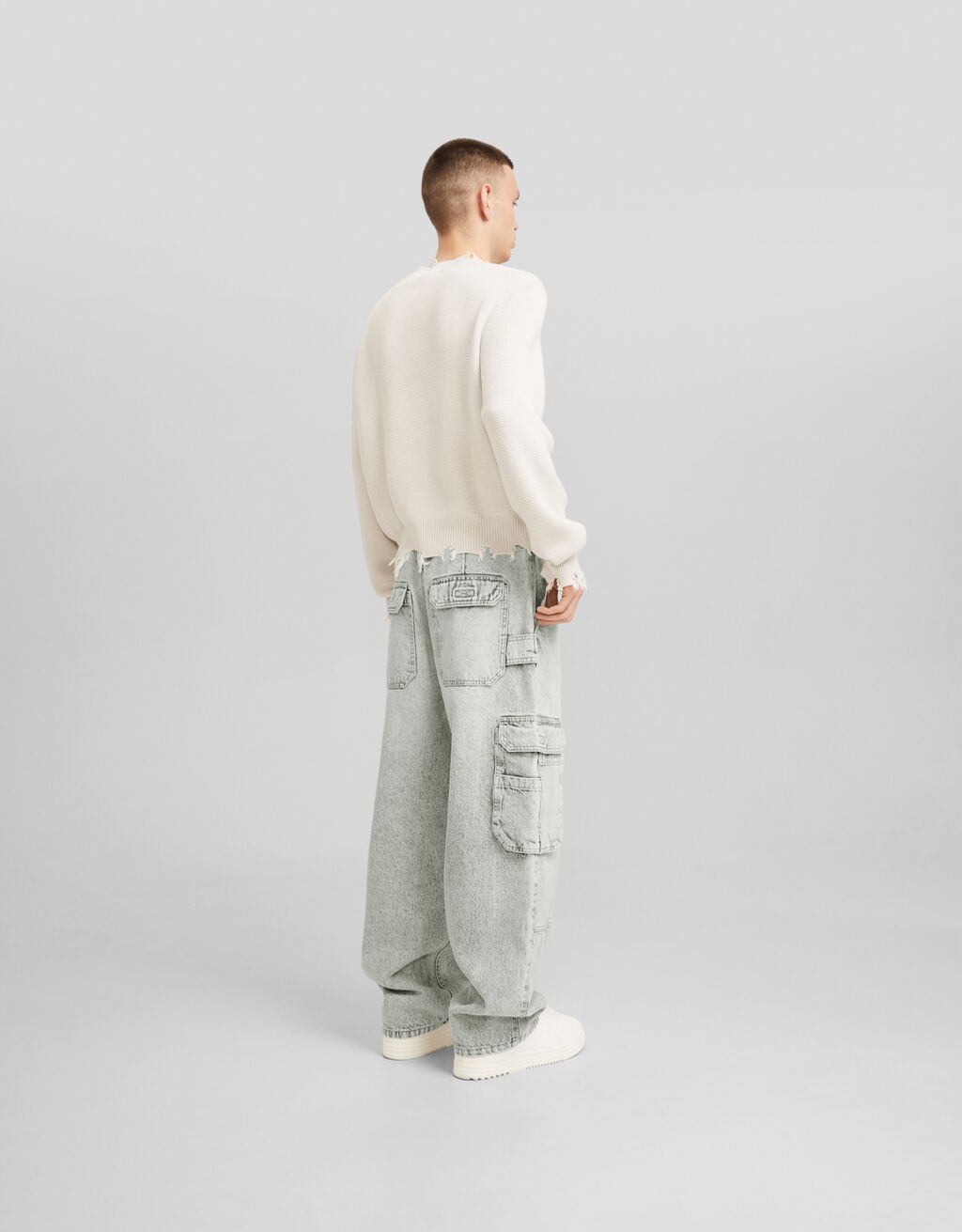 Faded-effect skater fit cargo jeans - Men | Bershka