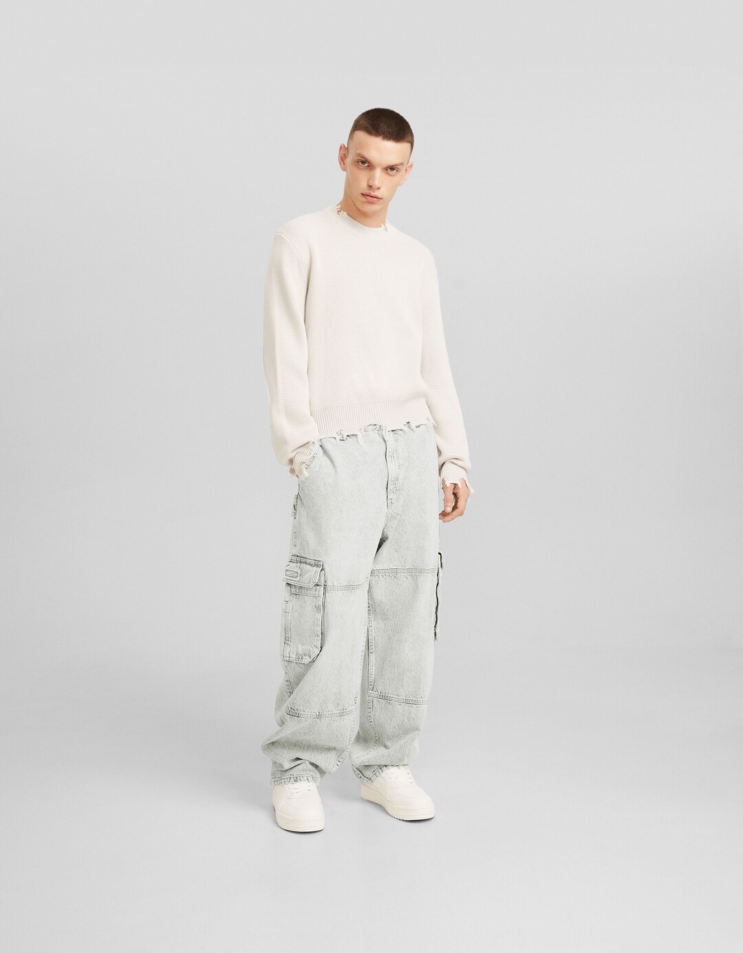 Cargojeans i skaterstil med blekt effekt