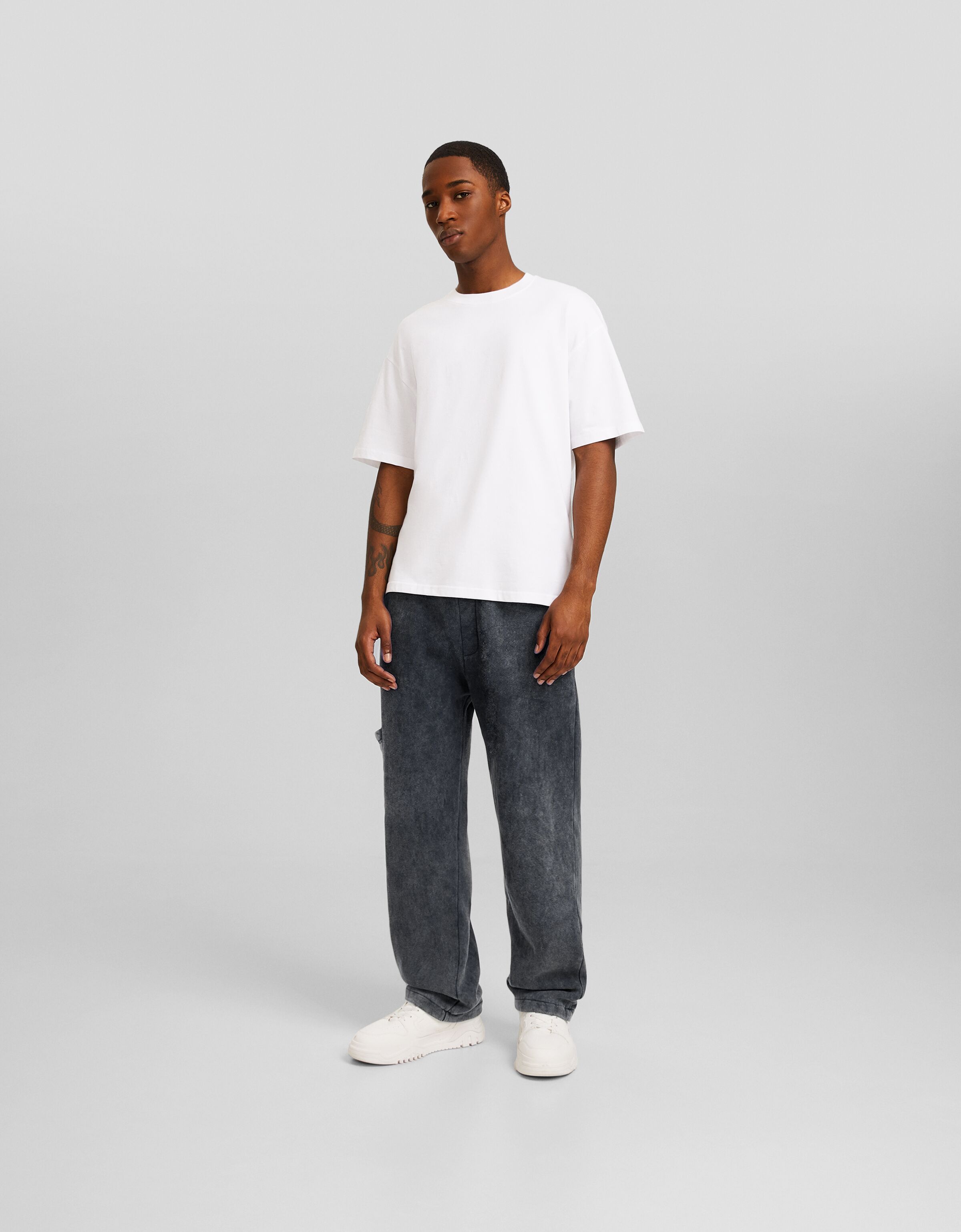 Faded wide leg cargo trousers Men Bershka