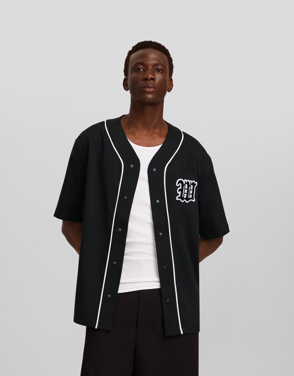 Chemise manches courtes style base ball broderie V tements