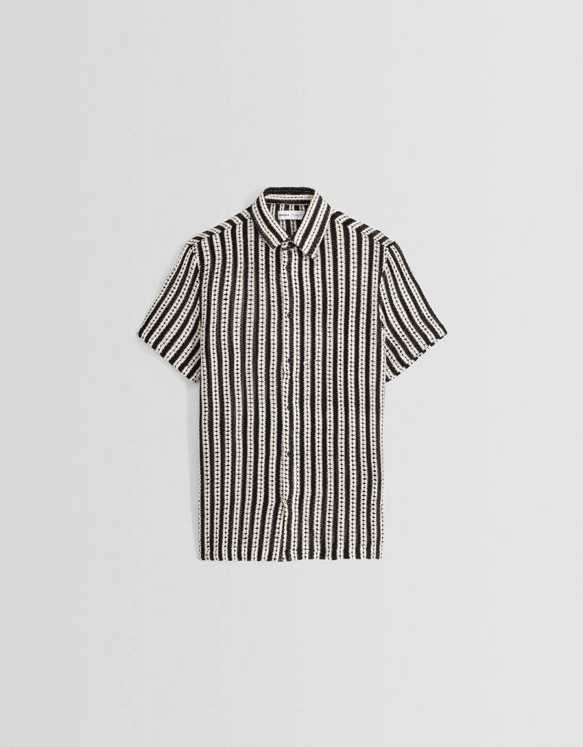 قميص مقلّم بحياكة مفتوحة وأكمام قصيرة-أبيض / أسود-4