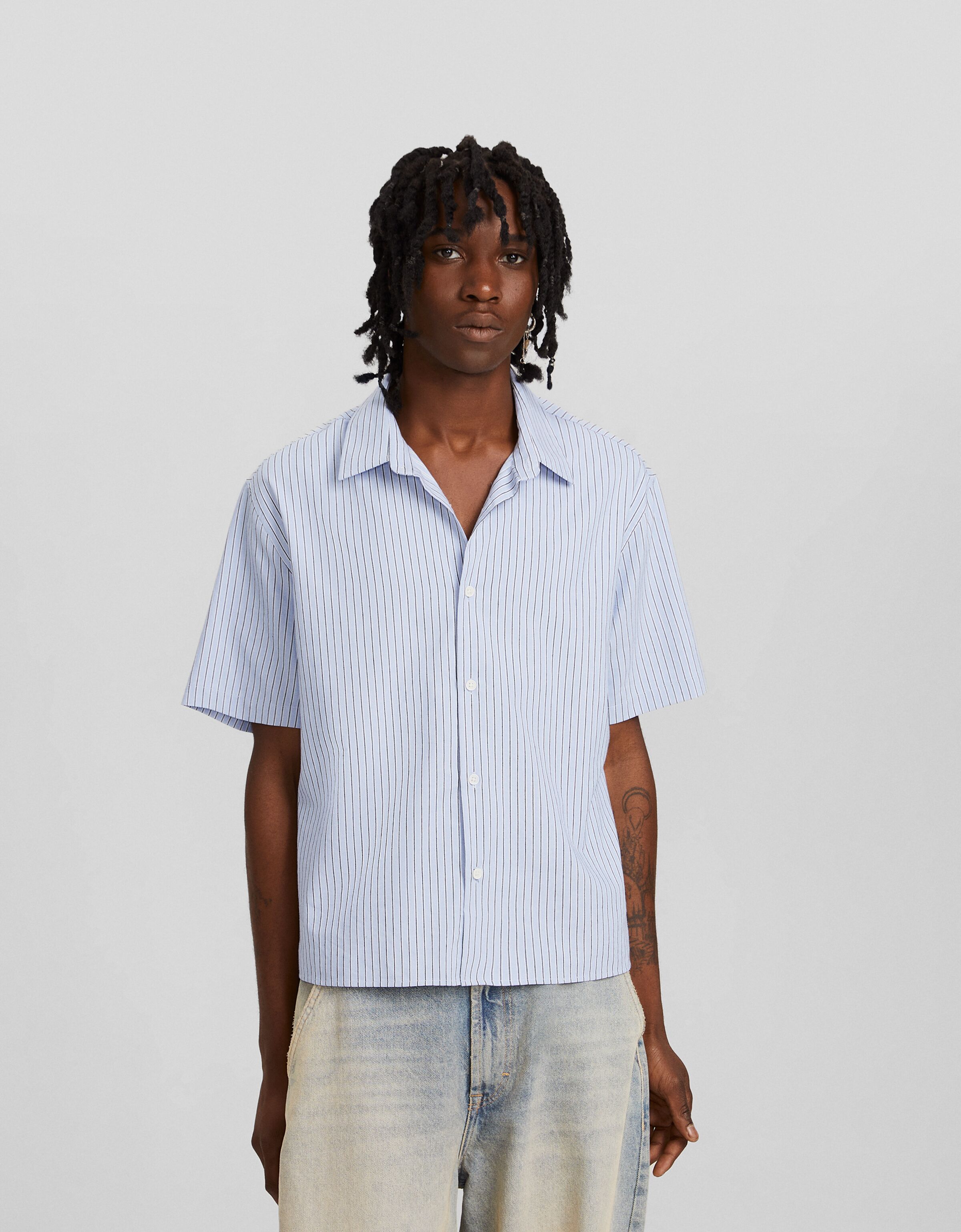 Striped short sleeve Oxford shirt - Shirts - Men | Bershka