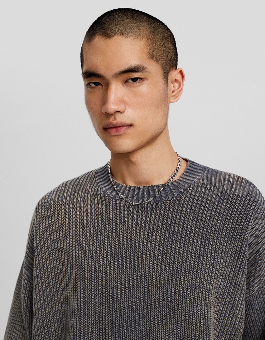 Faded-effect boxy-fit sweater - Men | Bershka