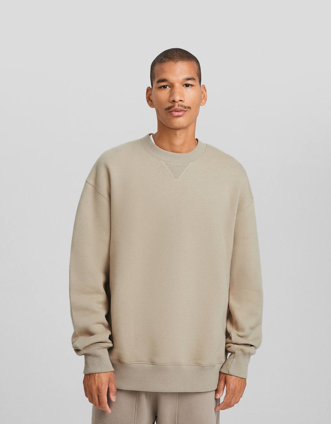 Sweatshirt com decote redondo