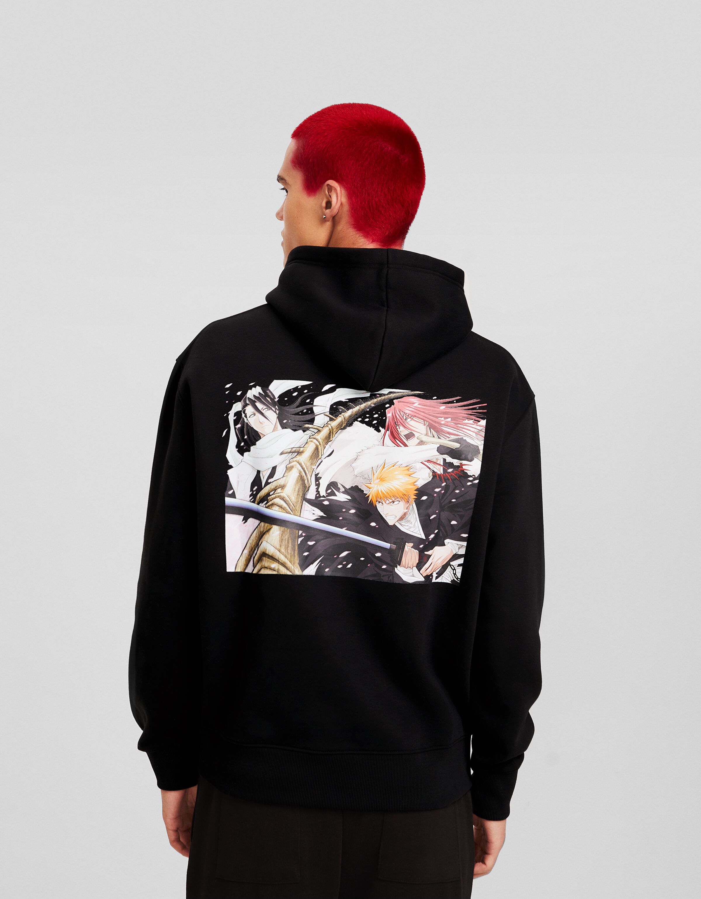 Sudadera Bleach capucha oversize print Hombre Bershka