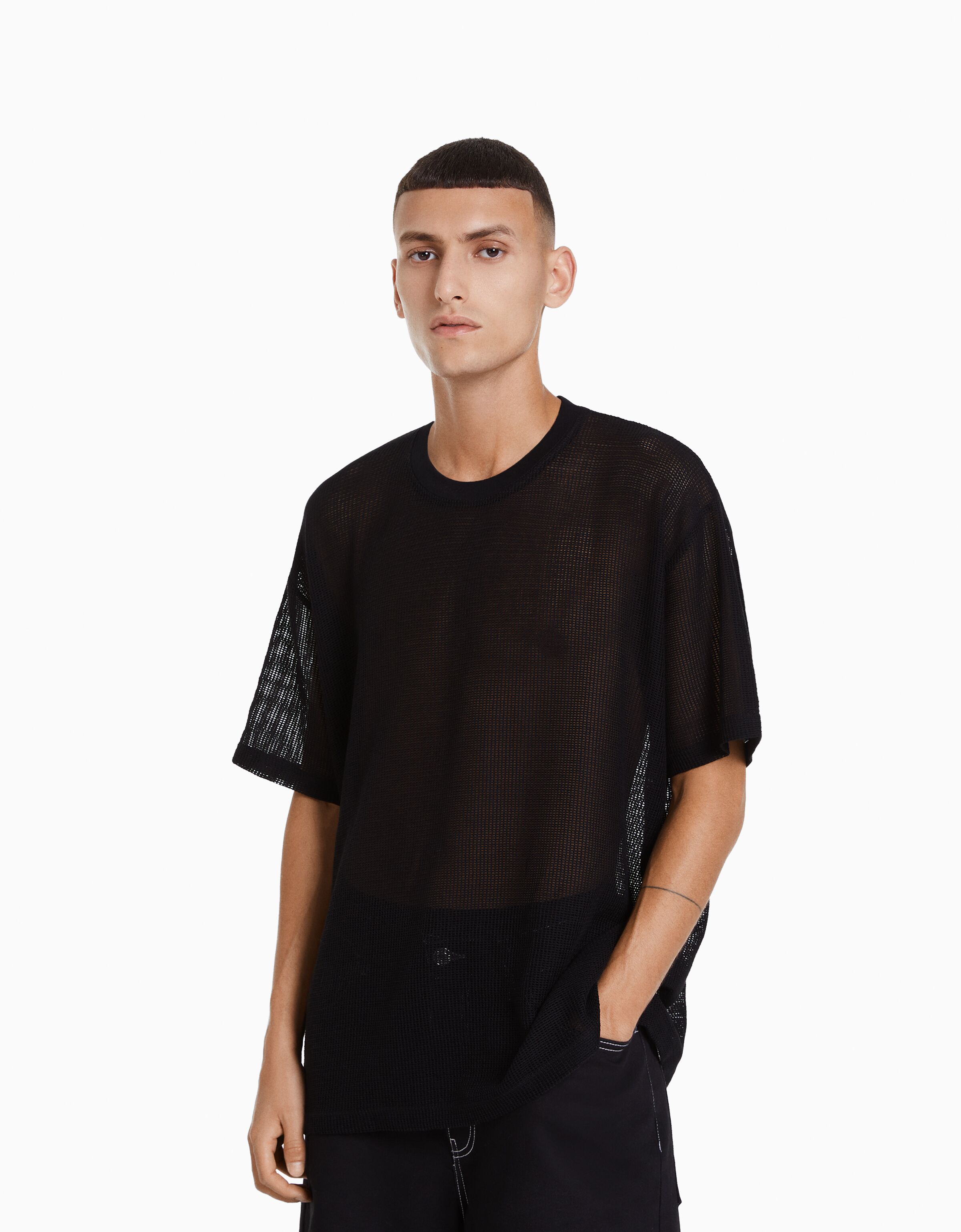 Textured short sleeve mesh T-shirt - T-shirts - Men | Bershka