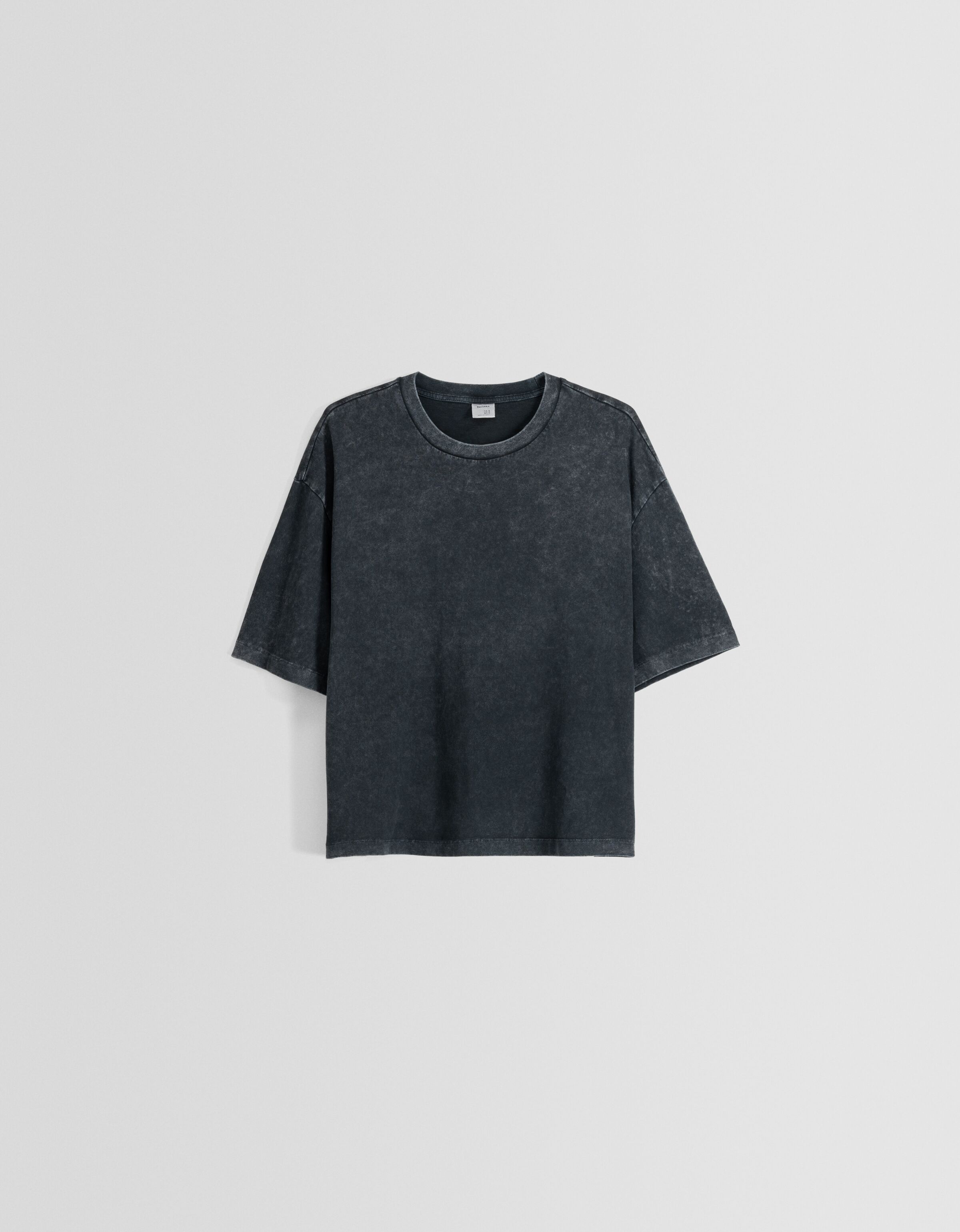 T-shirt manga curta boxy fit cropped efeito lavado-Preto-4