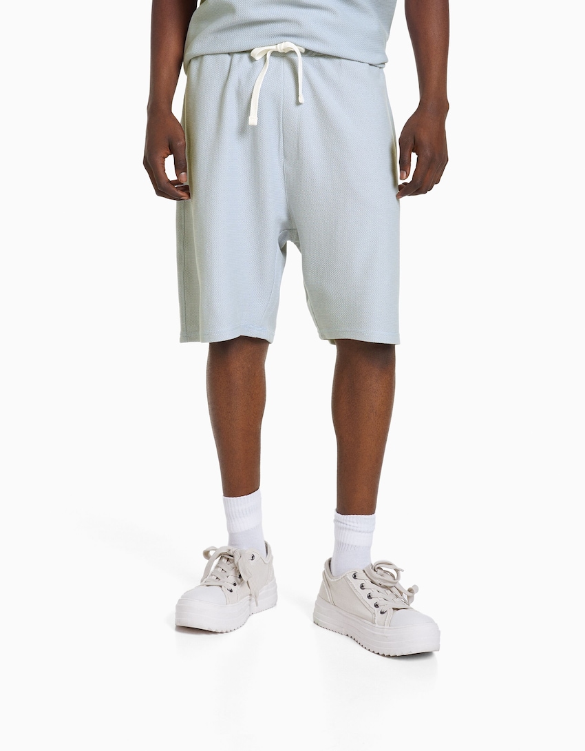 Strukturalne bermudy o kroju relax fit-Jasnoniebieski-1