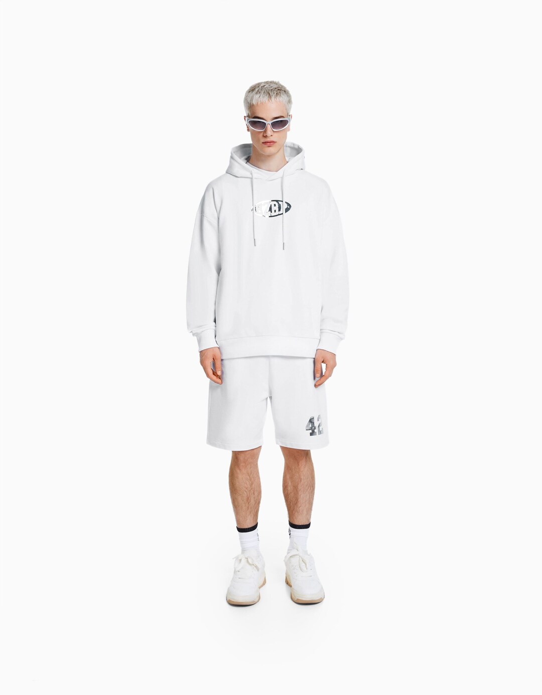 Bermude od felpe s printom BERSHKA ft. BIZARRAP
