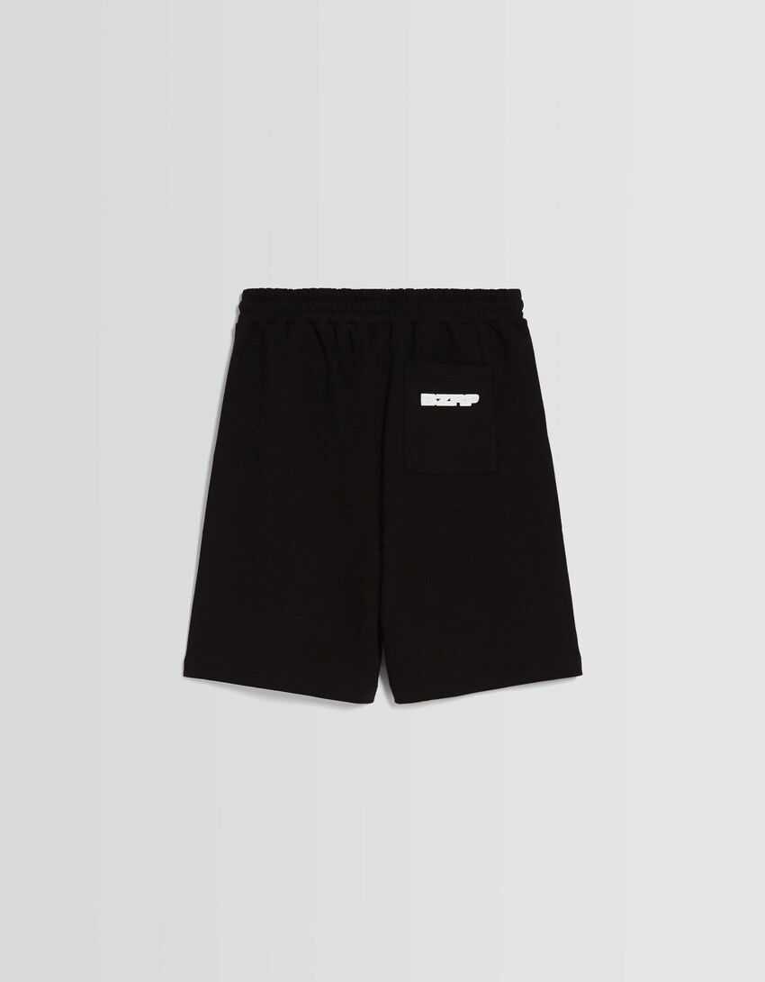 BERSHKA ft. BIZARRAP bermudak strass-aleekin, felpazkoak-Beltza-6