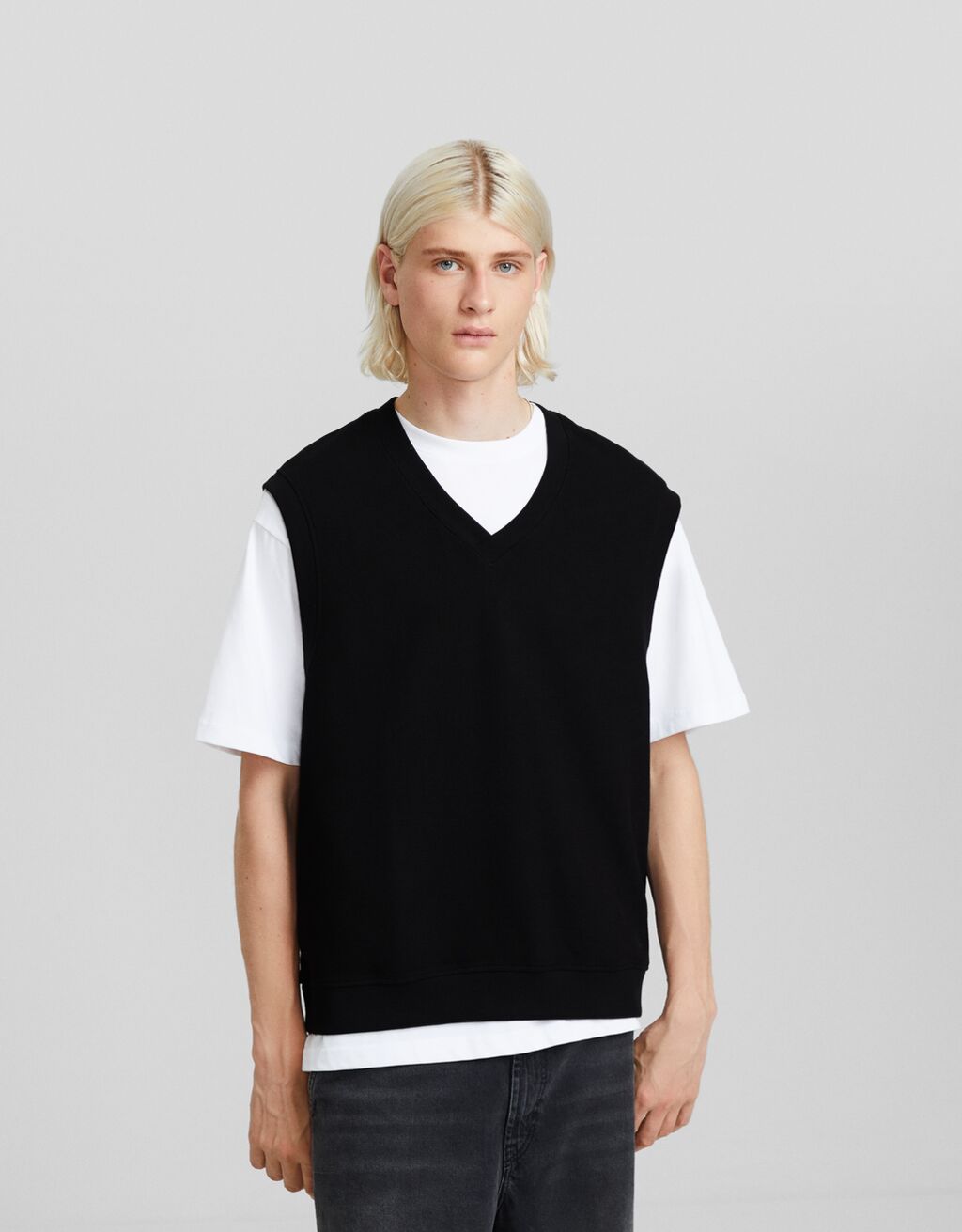 Knitted V-neck vest - Men | Bershka