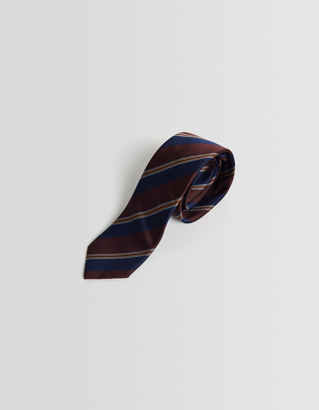 ربطة عنق مخططة