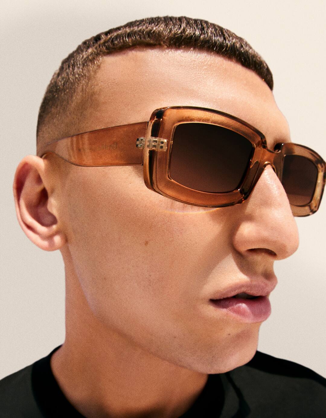 Transparent rectangular sunglasses