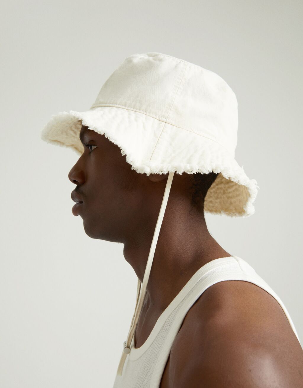Washed effect cotton bucket hat