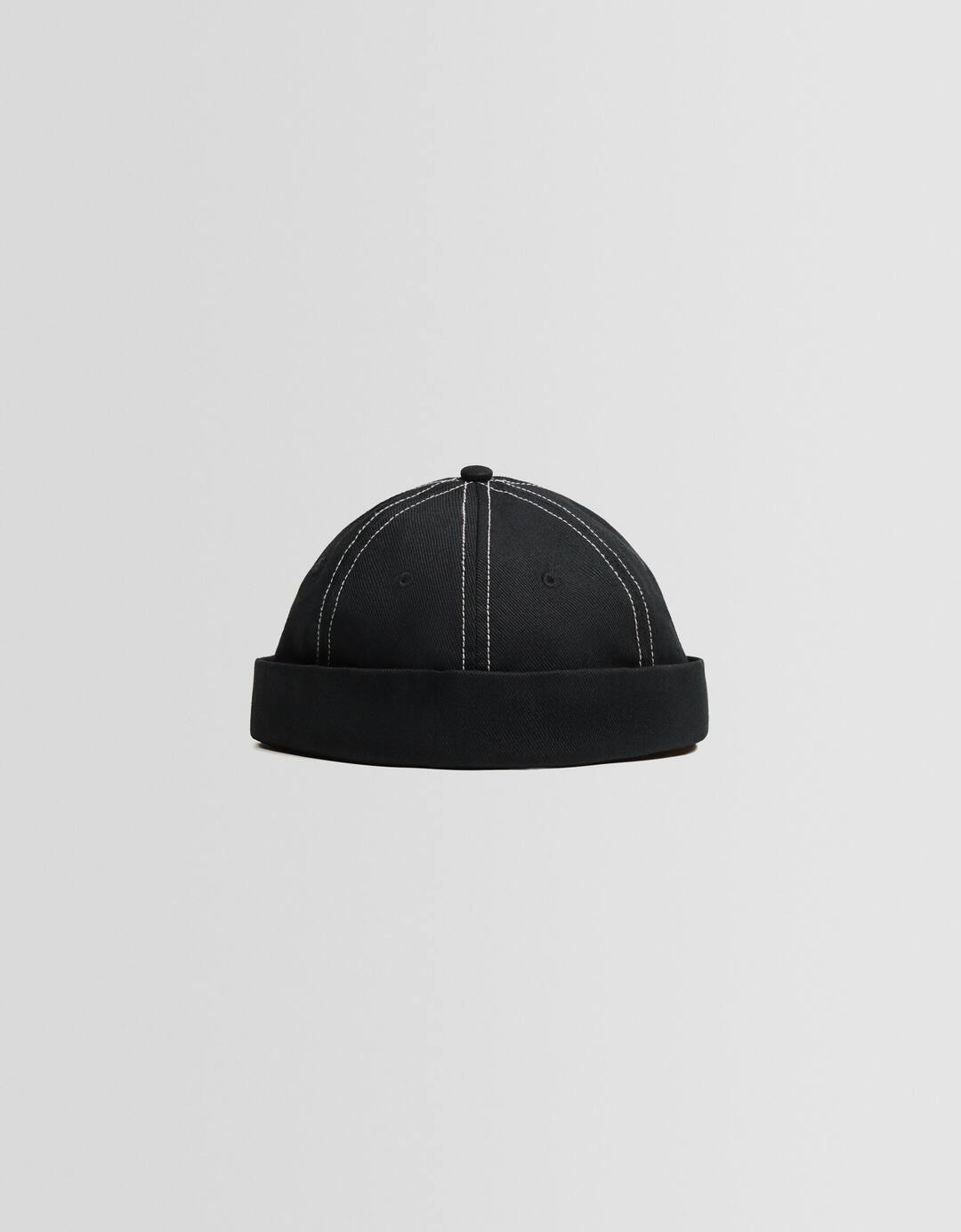 Docker hat with contrast thread