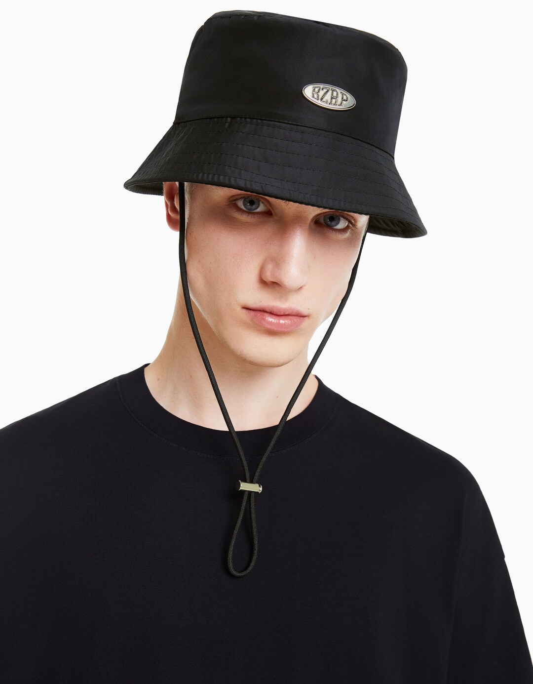 BERSHKA ft. BIZARRAP bucket kapela
