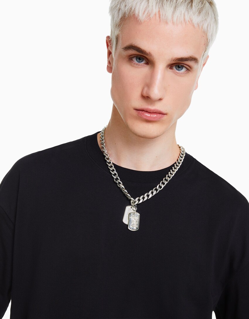 BERSHKA ft. BIZARRAP lepokoa plakekin-Zilar kolorea-3