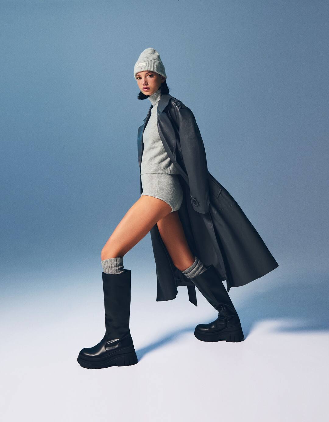 Botas rasas de sola com volume
