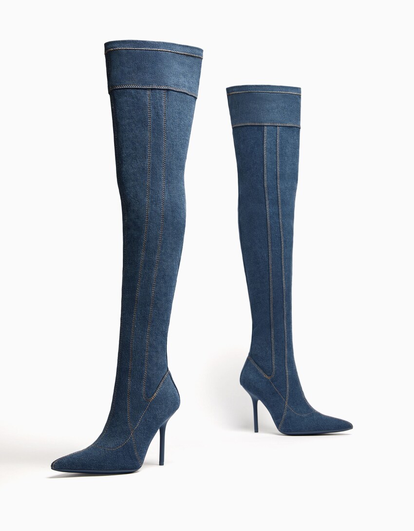 Stiefel aus Jeansstoff mit Absatz und Schaft bis über das Knie.-Ausgewaschenes Blau-3
