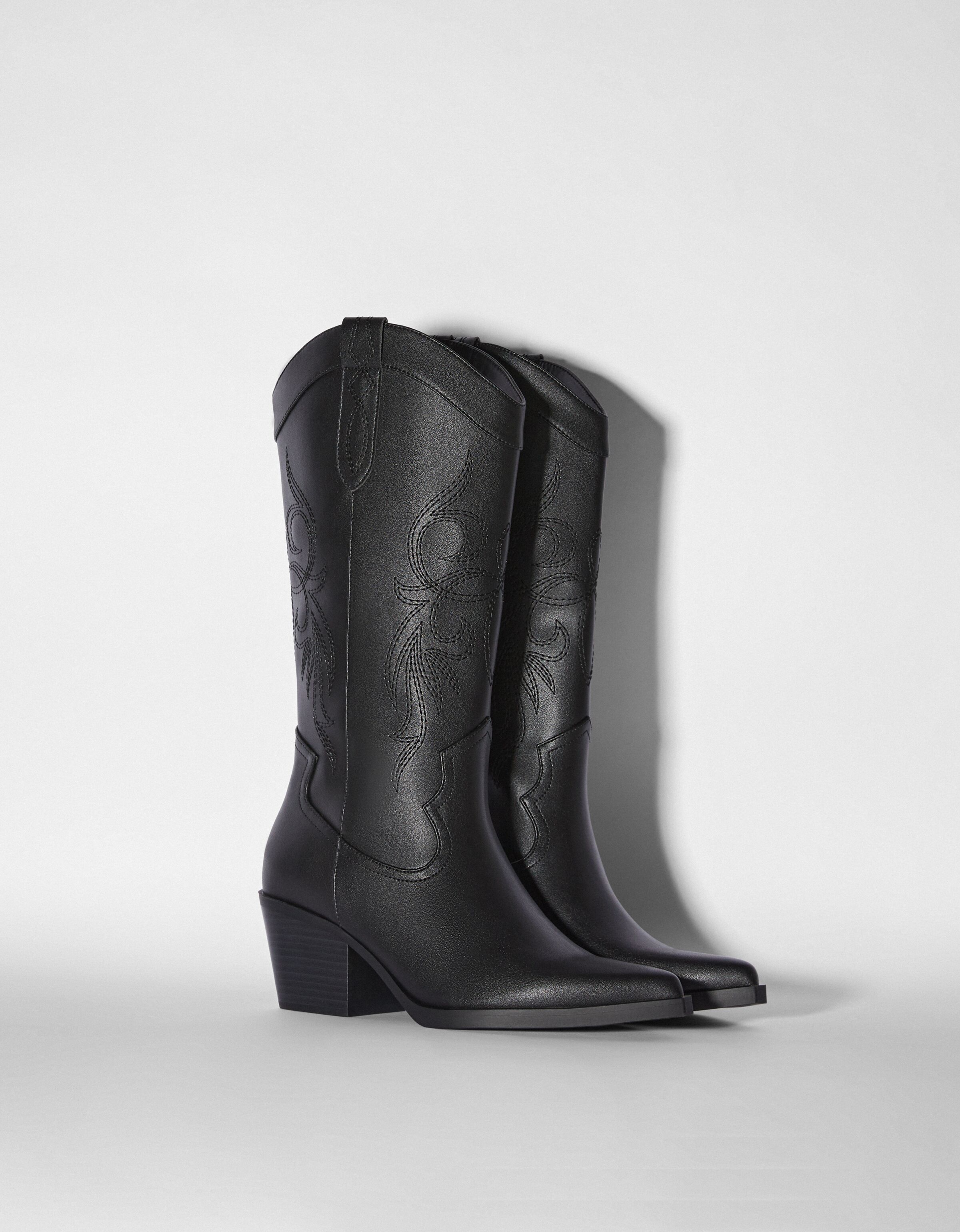 Stivali cowboy con tacco Donna Bershka