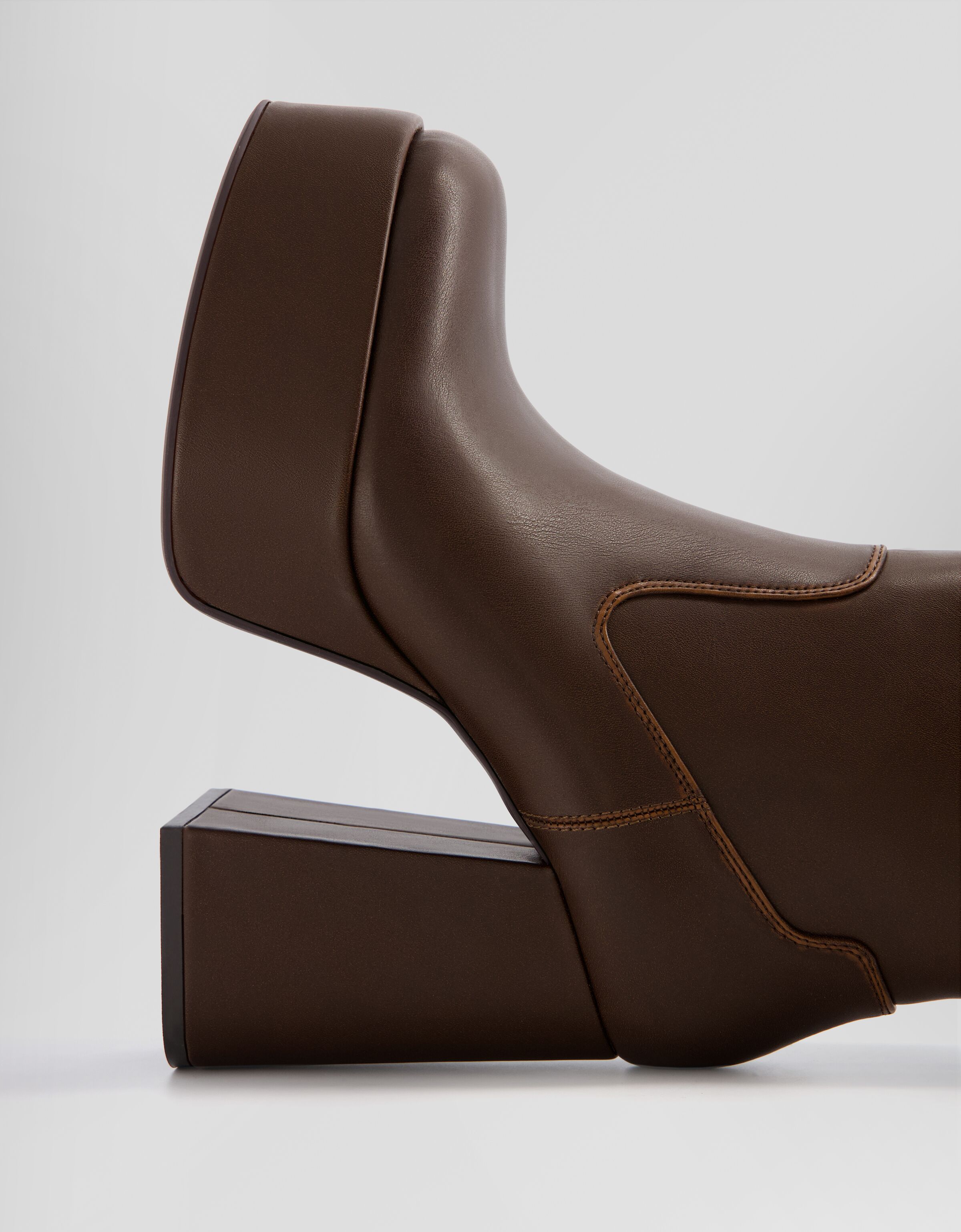 Botines tacon plataforma 2025 bershka