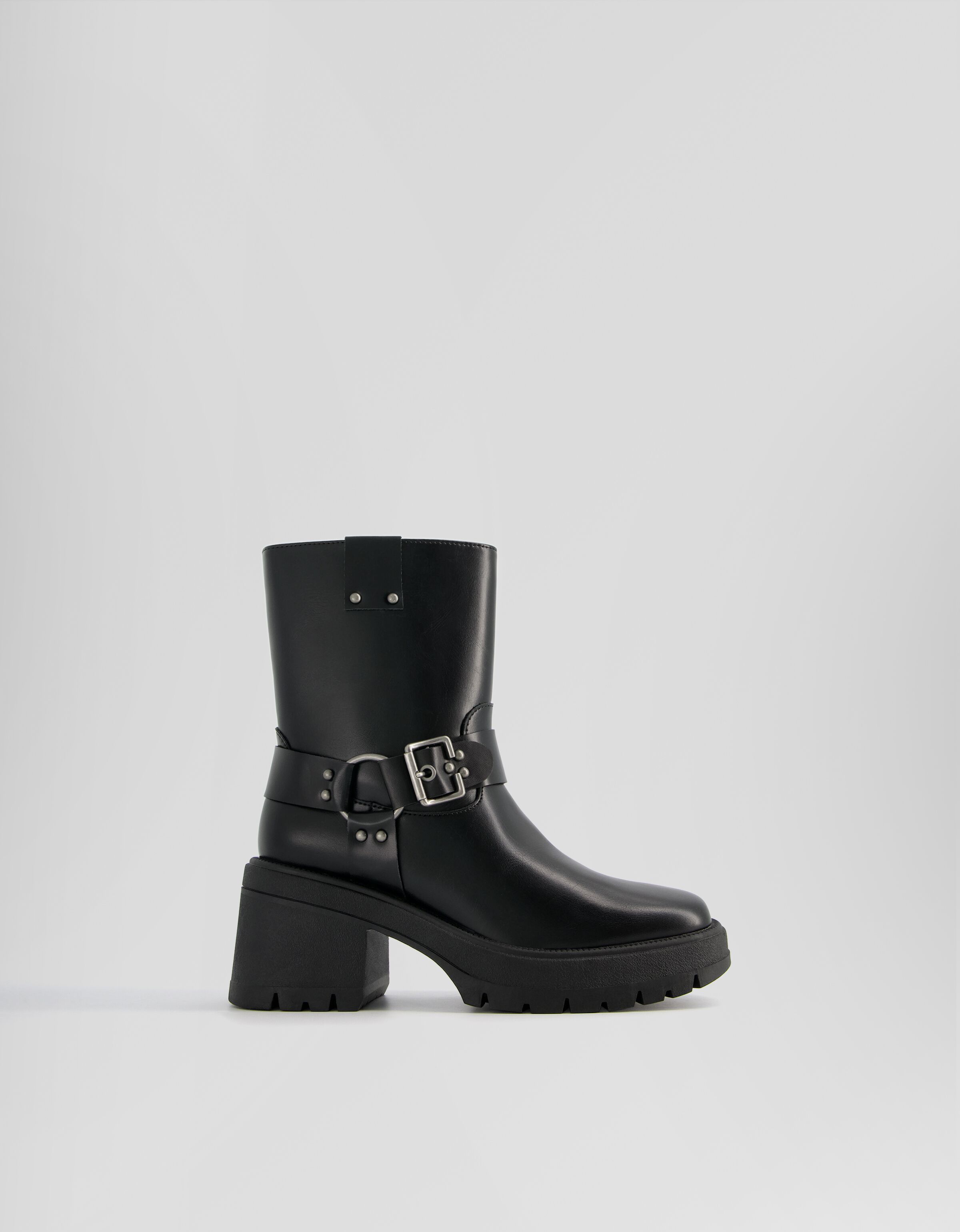 Zapatos mujer bershka discount 2020
