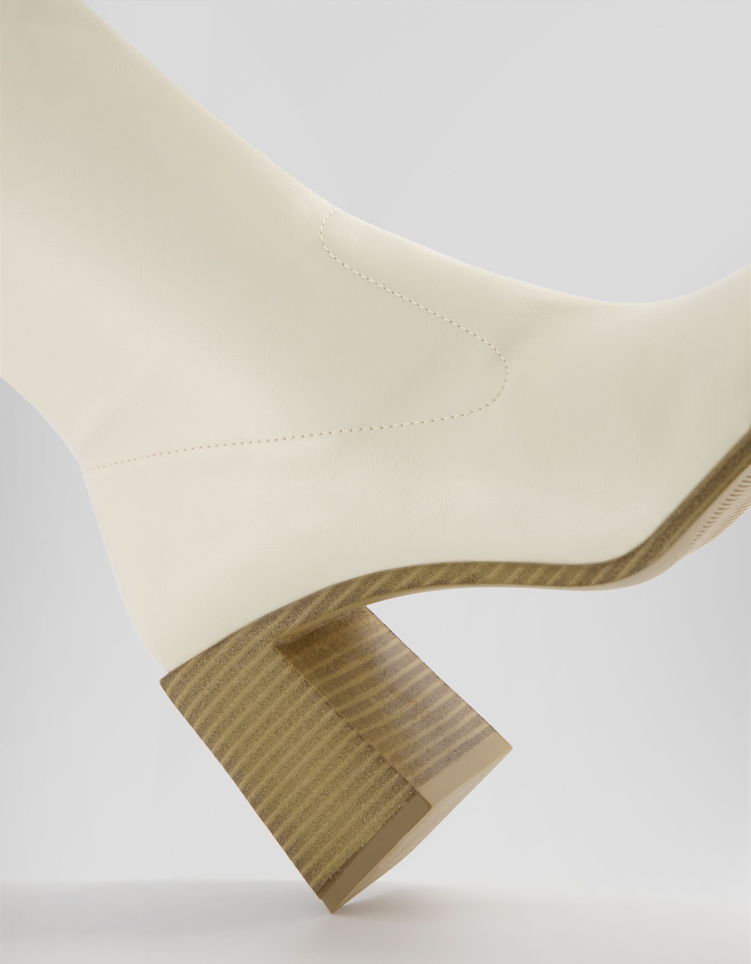 Bottines moulantes 2025