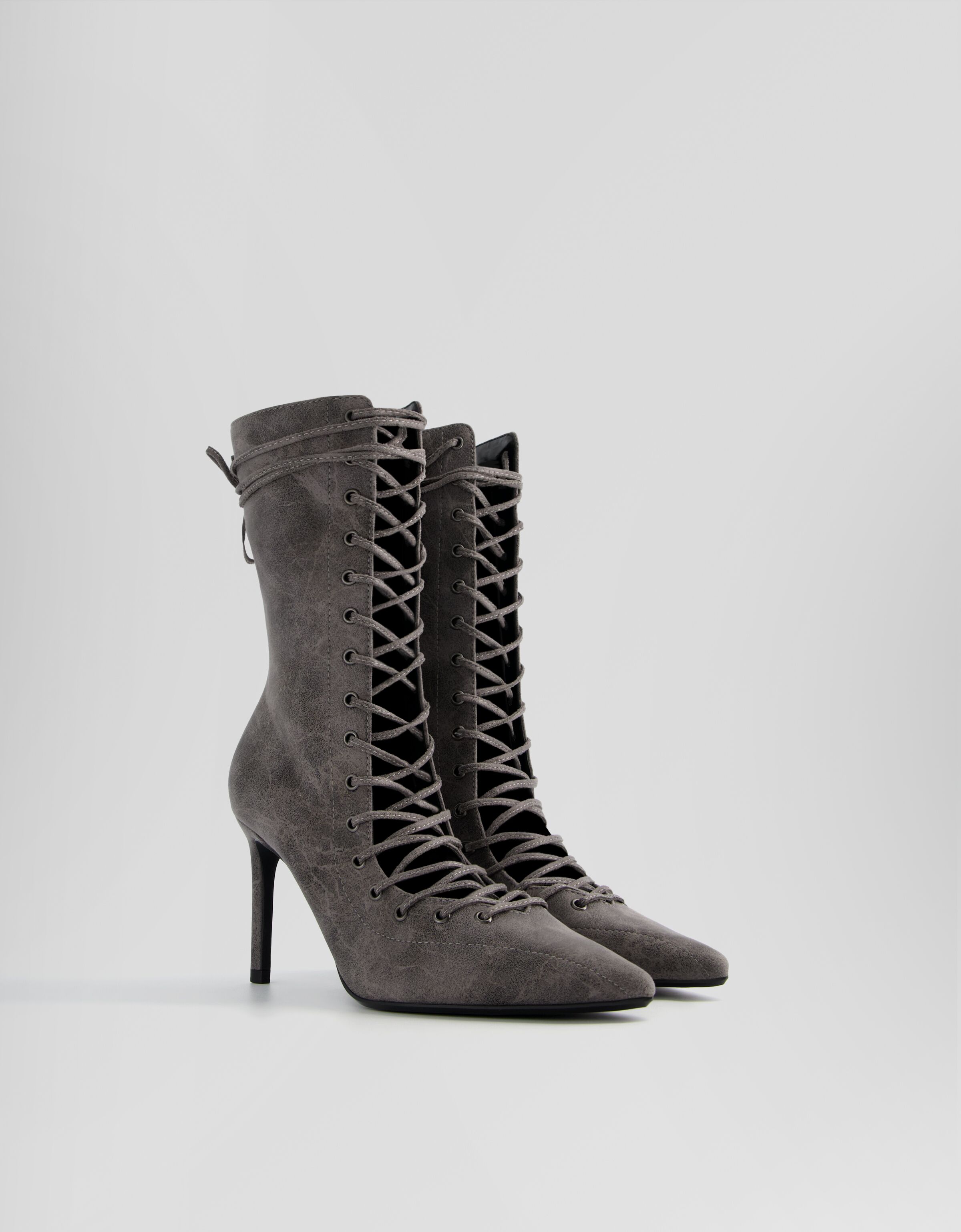 Stivaletti stringati tacco sale