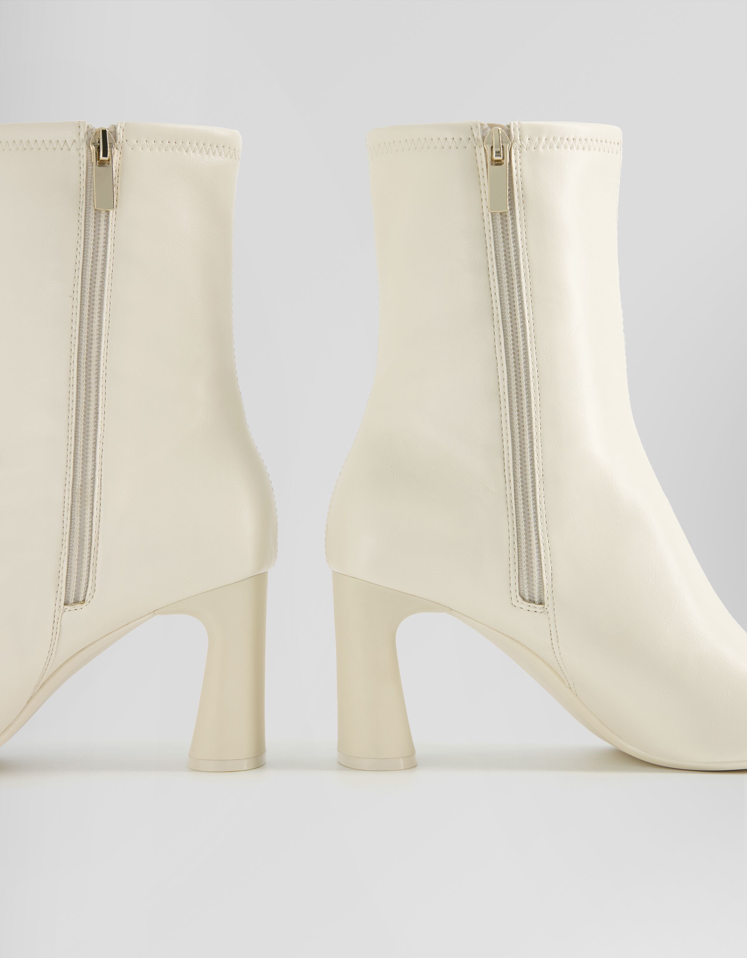 Medium heel 2025 ankle boots